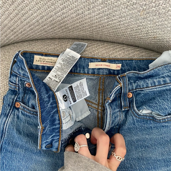 Levi’s Wedgie Straight sz 24 - Picture 3 of 3
